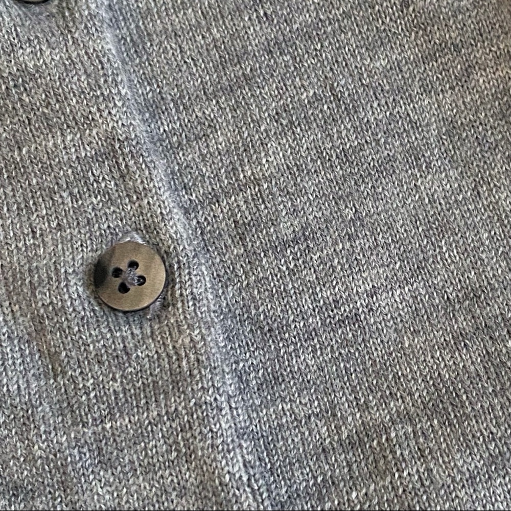 100% Wool Button-up Crew Neck Cardigan - Picture 2 of 3